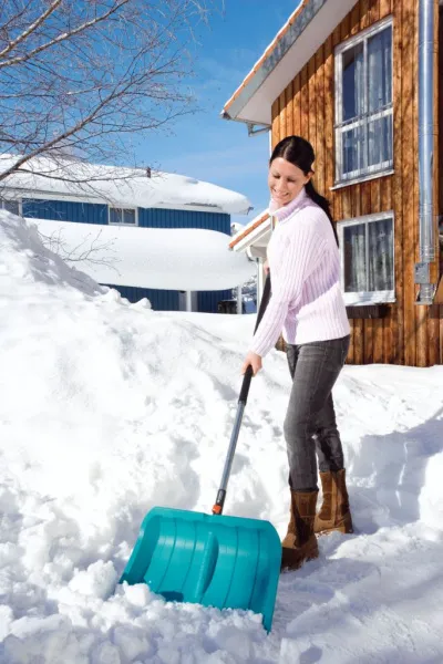 Лопата для уборки снега Gardena 40 см с кромкой из нержавеющей стали