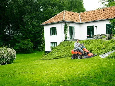 Райдер Husqvarna R 216
