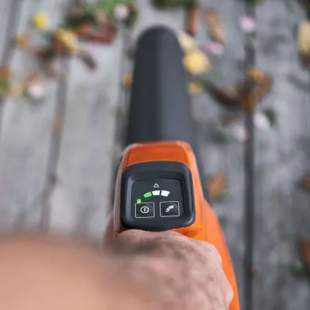 Аккумуляторная воздуходувка Husqvarna 120iB