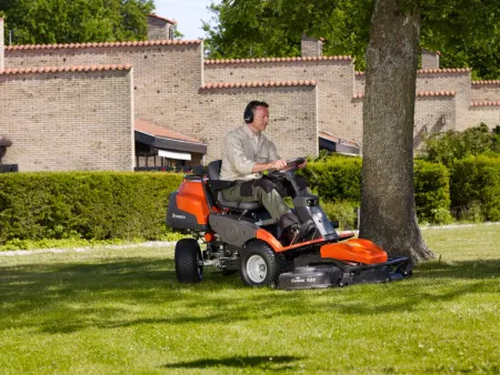 Райдер Husqvarna R 422Ts AWD