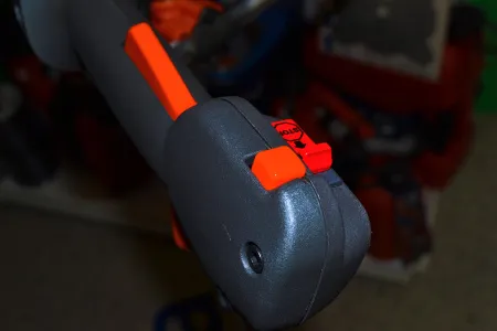Травокосилка Husqvarna 128R (снята с производства)