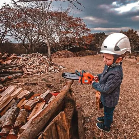 Детская бензопила Husqvarna, звук+работает цепь при нажатии на курок