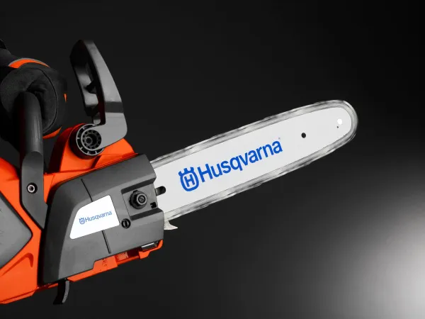 Аккумуляторная пила Husqvarna 330i