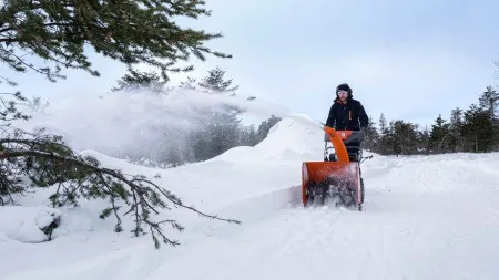 Снегоуборщик Husqvarna ST 124