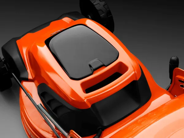 Аккумуляторная газонокосилка Husqvarna LC 141i