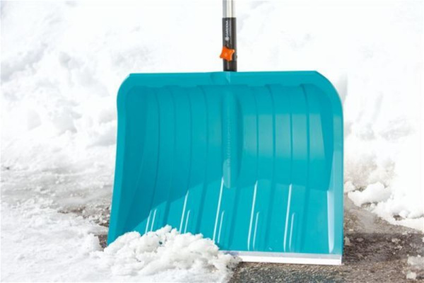 Лопата для уборки снега Gardena 50 см с кромкой из нержавеющей стали