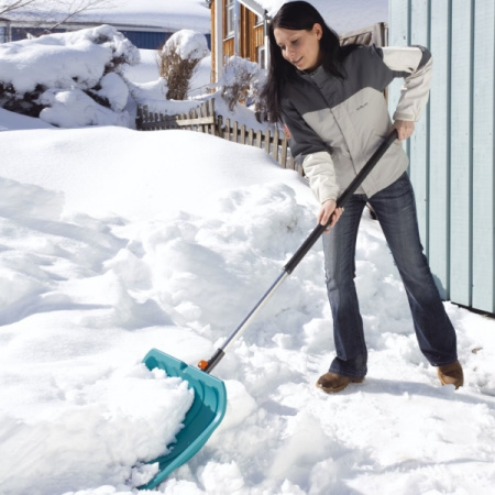 Лопата для уборки снега Gardena 40 см с кромкой из нержавеющей стали