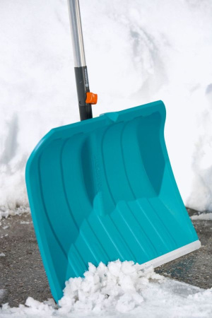 Лопата для уборки снега Gardena 40 см с кромкой из нержавеющей стали