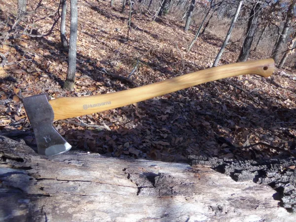 Топор-колун Husqvarna: надежность и эффективность